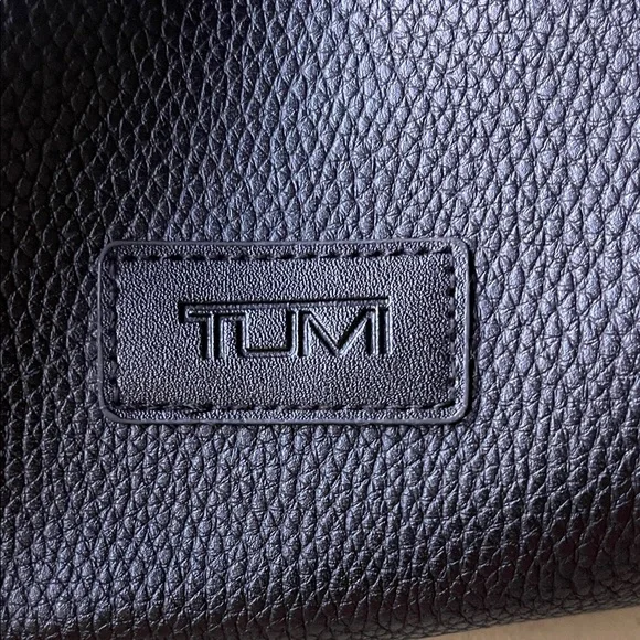 TUMI Textured Black Faux Leather toiletrie / travel bag - Picture 2 of 13